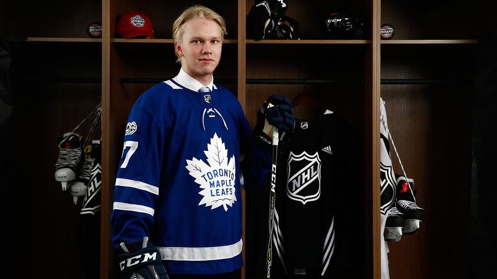 Eemeli Räsänen on NHL-seura Toronto Maple Leafsin toisen kierroksen varaus viime kesältä. Hänet varattiin tilaisuuden 59:ntenä pelaajana.