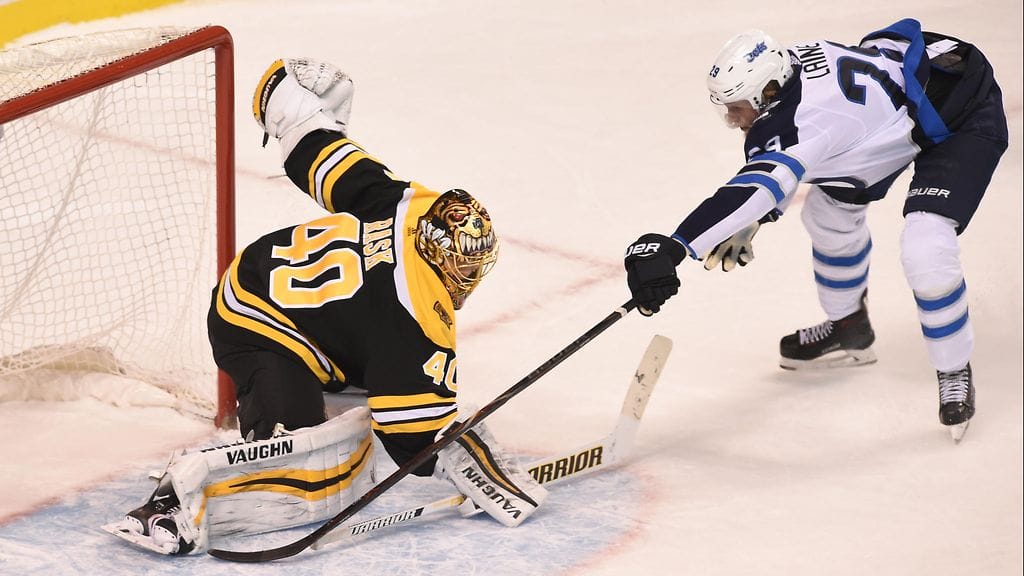 Tuukka Rask ja Patrik Laine kohtasivat NHL-kierroksella.