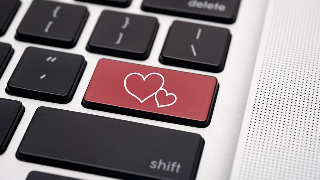 Moni toivoo löytävänsä elämänkumppanin deittisivustolta. Kuvituskuva.