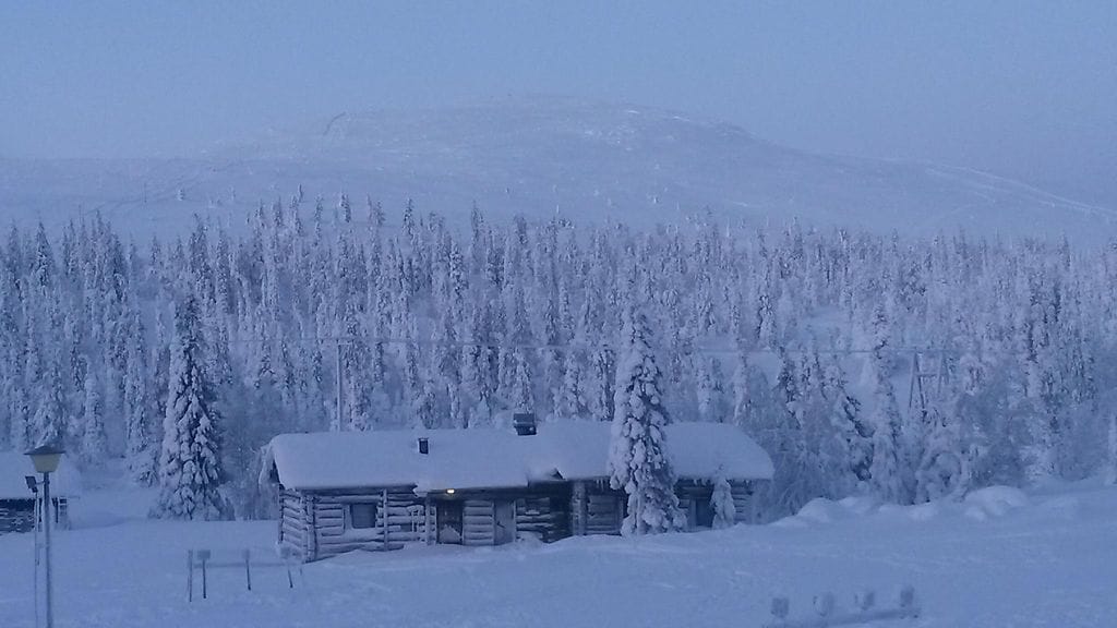 Joulupäivän valoa Pallastunturilla Maisa Öhmanin kuvaamana.