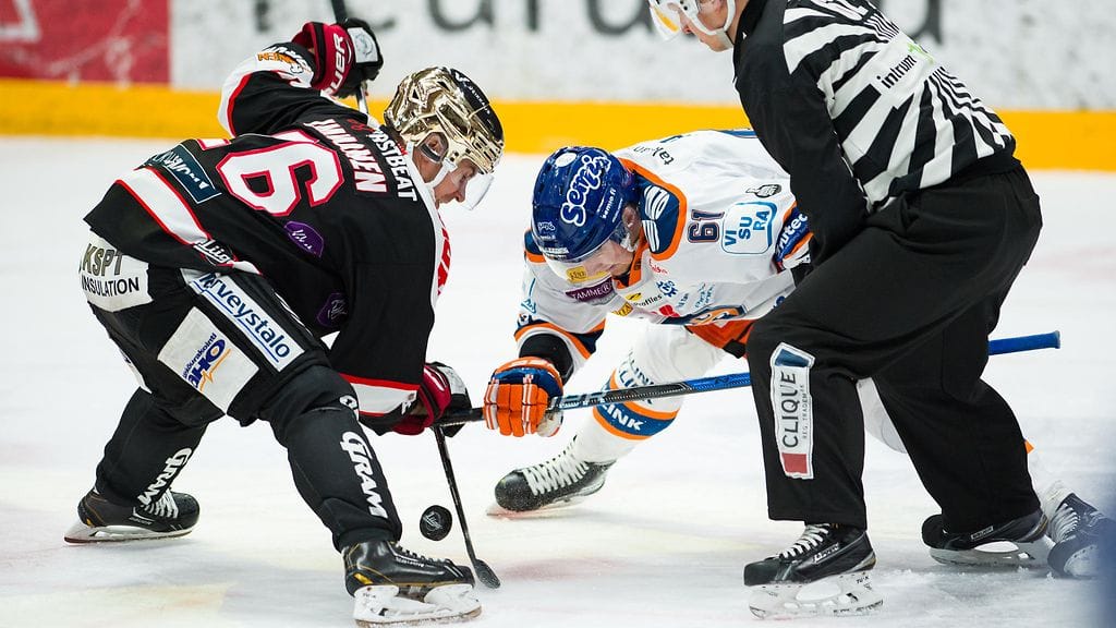 Tuomarit kiinnittävät jatkossa enemmän huomiota pelaajien oikeaan asettumiseen aloitusta tehdessä.