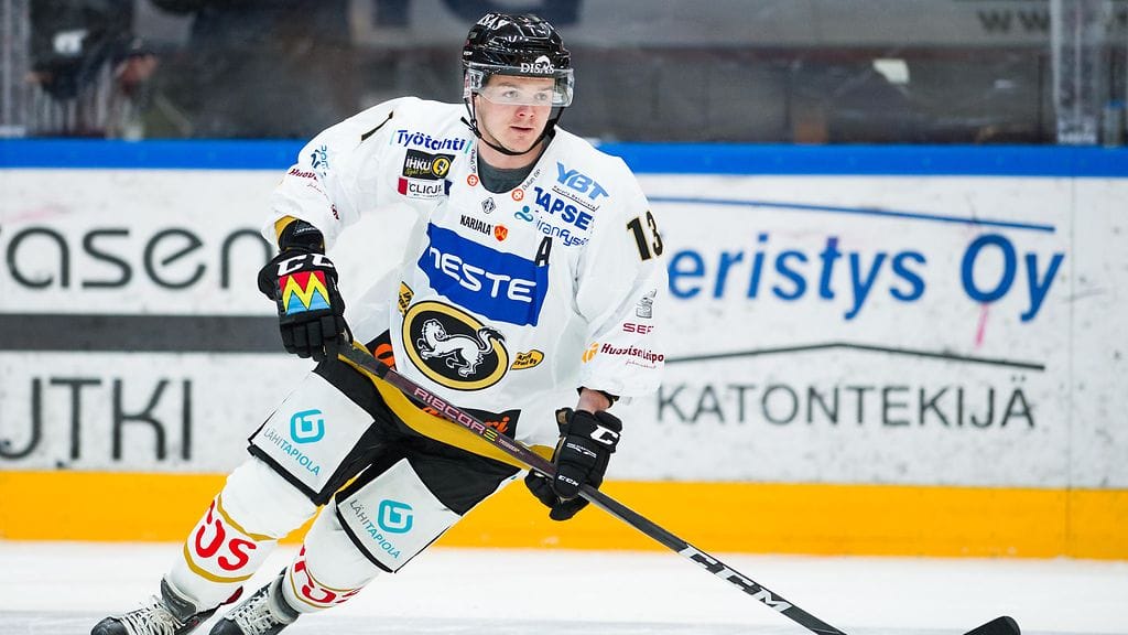 Julius Junttila johdatti Kärppien hurjaa kiriä.