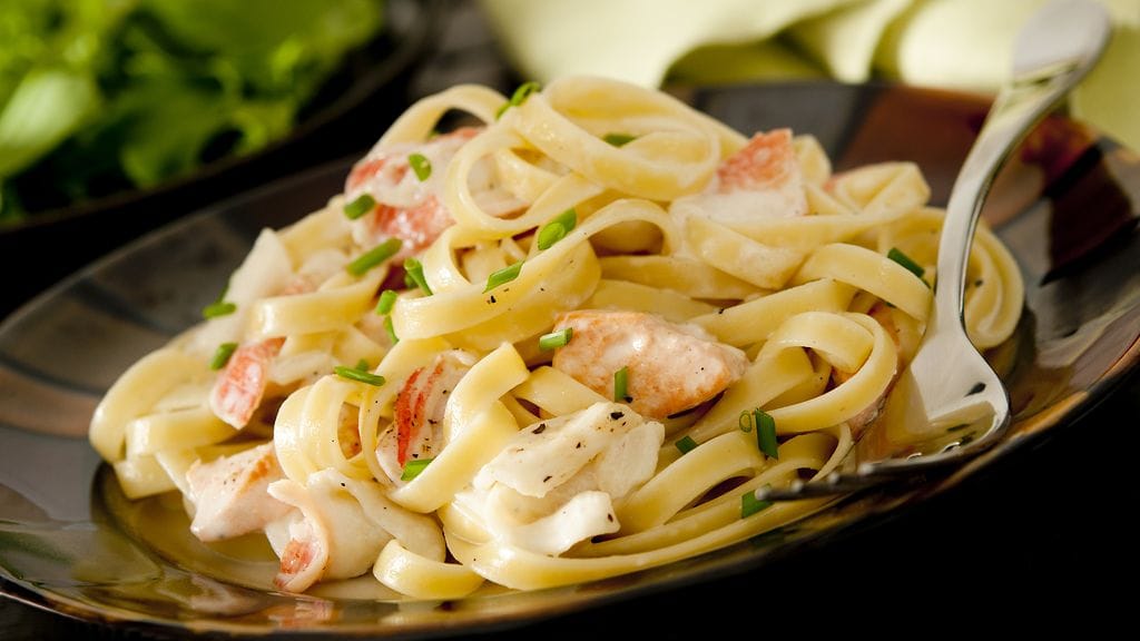 Lohipasta on arjen varma hittiruoka. Kuvituskuva.