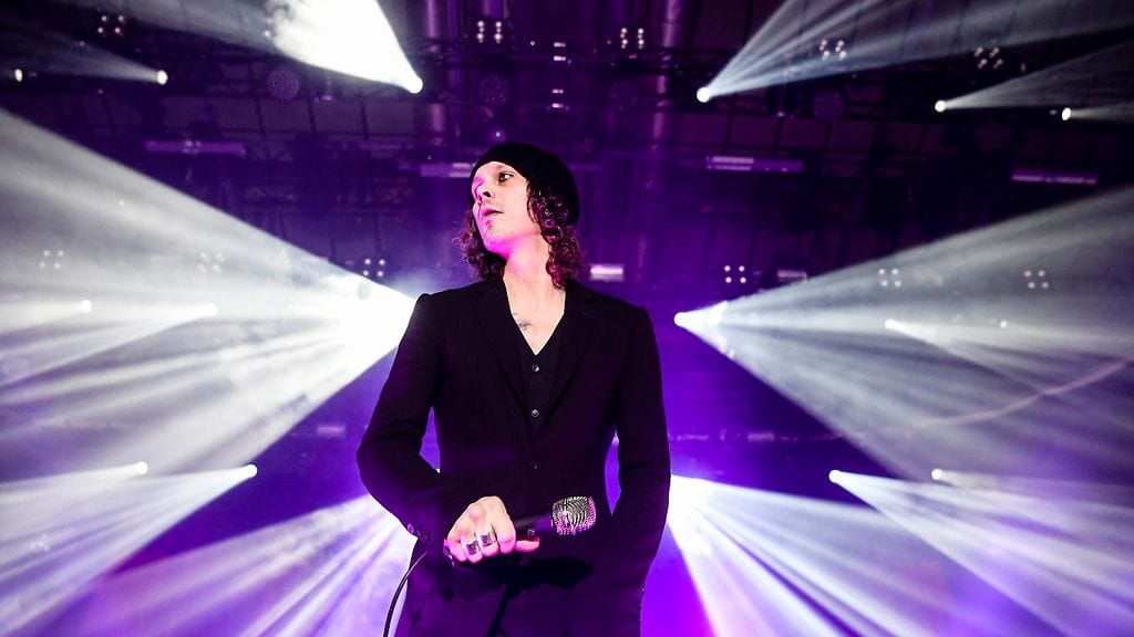 Ville Valo viimeistä kertaa lavalla Helsingin Jäähallissa HIMin kanssa.