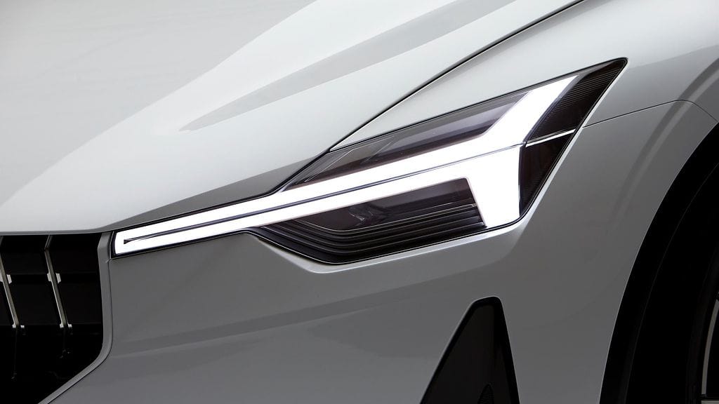 Auto Expressin julkaisemissa kuvissa nähtävä etuvalojen muotoilu on hyvin samanlainen kuin viime vuonna esitellyssä konseptissa (kuvassa).