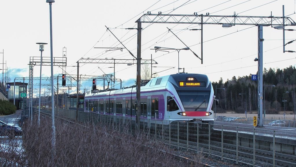 Bussiliikenteessä, metrossa, lähijunaliikenteessä sekä osalla raitiovaunulinjoja ja metron liityntälinjoja on enemmän liikennettä uutenavuotena.