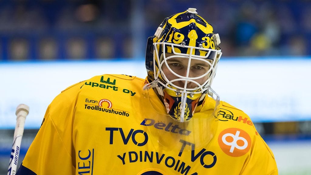 Kaapo Kähkönen pelasi jälleen hienon ottelun Lukon maalilla.