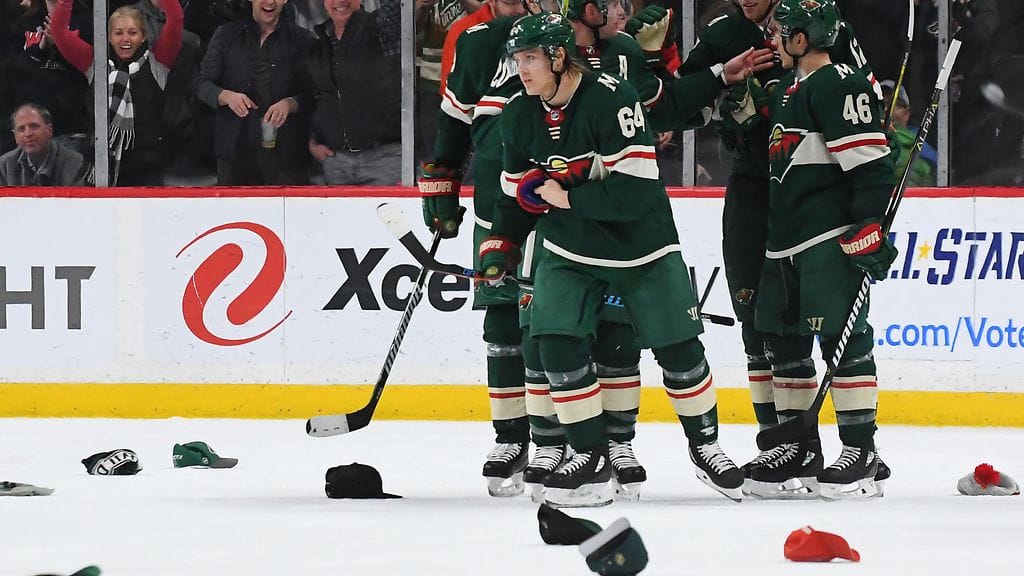 Mikael Granlund täytti kaukalon lakeista tehtyään kolme maalia Nashvillea vastaan.