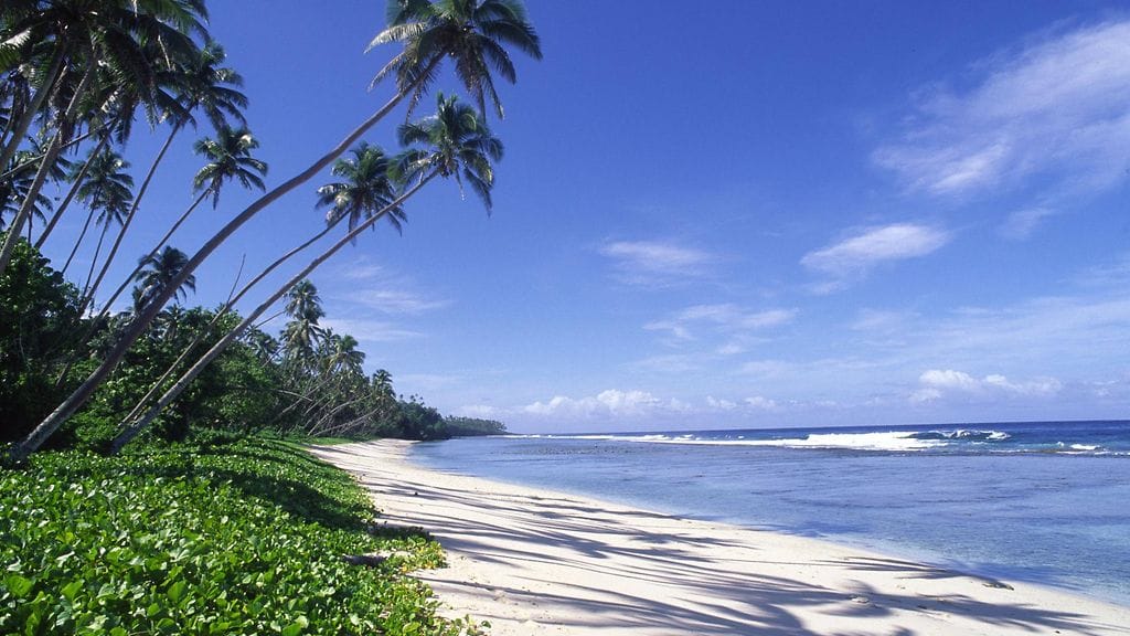 Kiribatin ja Samoan saarivaltioissa on alkanut koronasulku sen jälkeen, kun virus oli päässyt maahan ulkomailta tulleiden matkustajien mukana. Kuvassa Samoan saari.