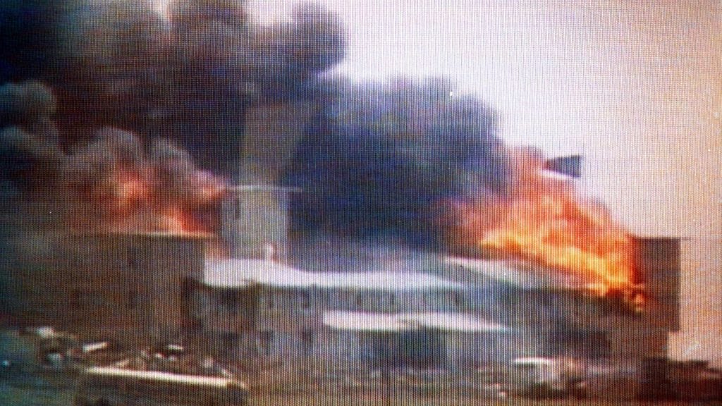 David Koreshin lahkon päämajan tulipalo vuonna 1993.