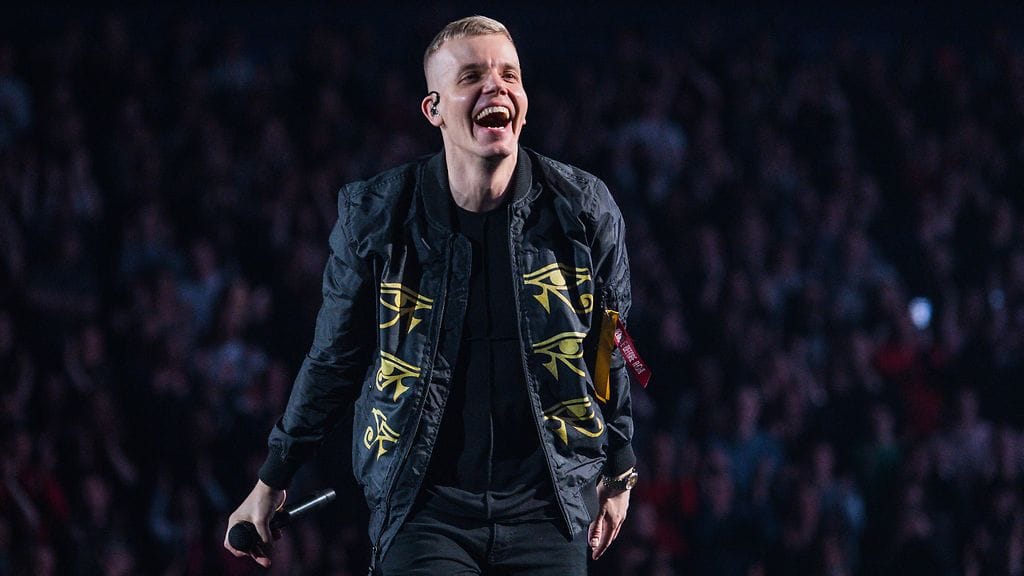 Elastinen lavalla Profeettojen keikalla Helsingin Hartwall Arenalla 29. huhtikuuta 2017.