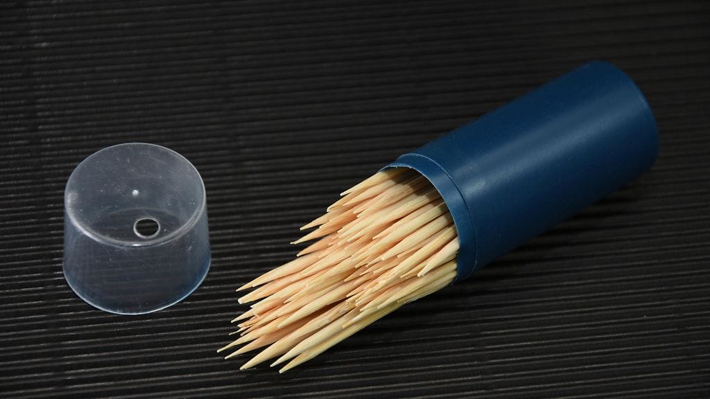 Oletko tullut ajatelleeksi, että hammastikunkin voi erehdyksessä niellä – eikä välttämättä huomata koko asiaa?