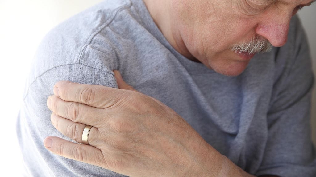 Nivelrikko voi ilmaantua vaikka olkapäähän. Kuvituskuva.