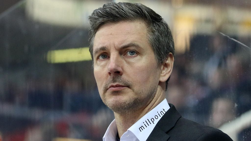 Tero Lehterä antaa kritiikkiä omille pelaajilleen.