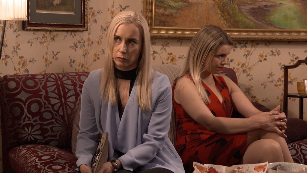 3300 02 camilla monica