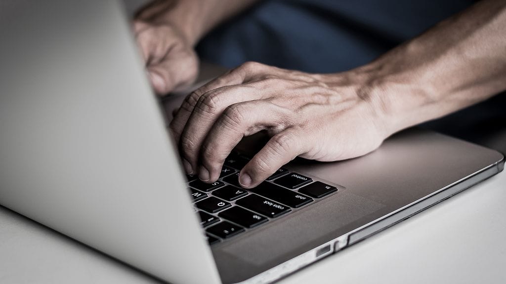 EU-komissio on ajanut eteenpäin laajempaa tekijänoikeusreformia, johon sisältyy etenkin kaksi vastareaktioita kerännyttä artiklaa: niin sanottu linkkivero sekä sisältöfiltteri.