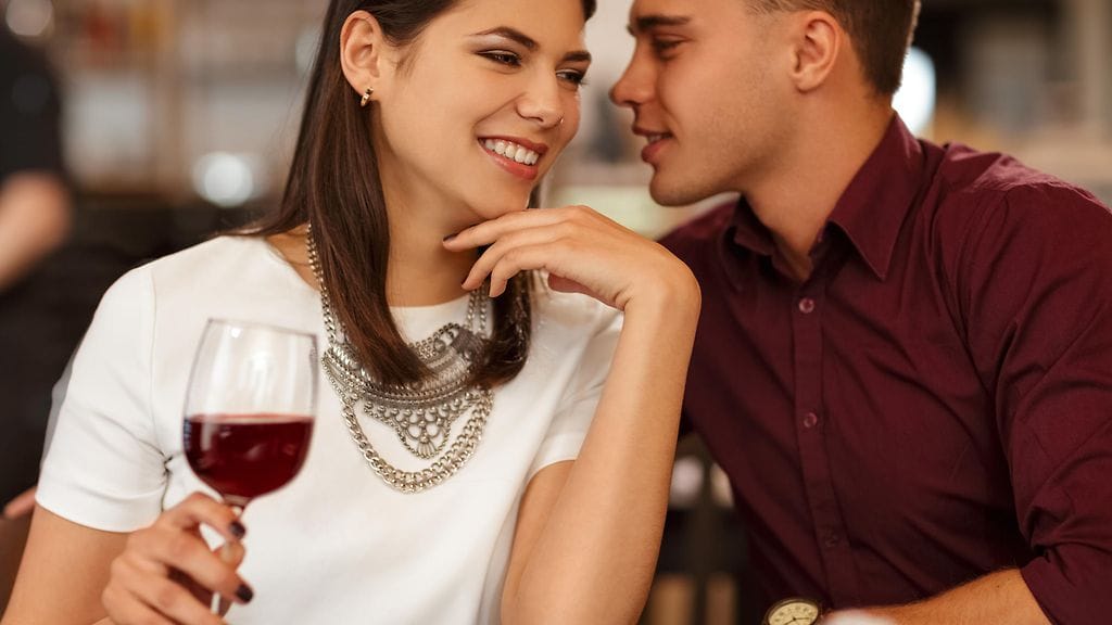 Saako miehen tuoksu lipittämään viiniä enemmän?