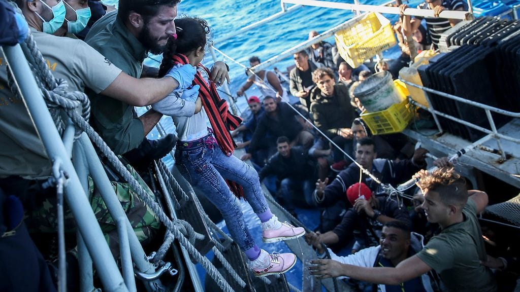 Välimereen hukkui viime vuonna 2 262 Eurooppaan matkalla ollutta siirtolaista, kun vuonna 2017 hukkuneita oli 3 139, kertoo UNHCR.