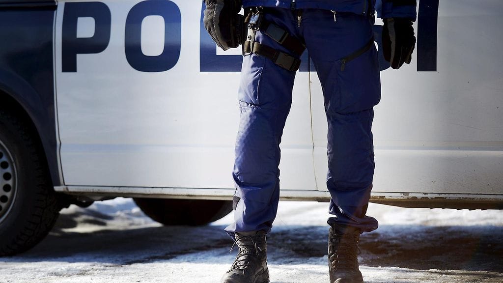 Poliisi kiittää neuvokkaita koululaisia.