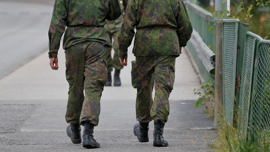 Sotilaita Joensuussa.