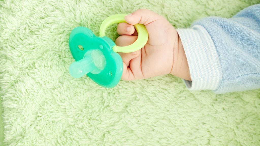 Yhden tutin sijaan eräs äiti päätti laittaa niitä sänkyyn useita.