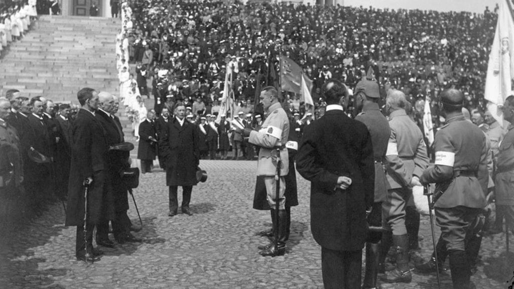 Sisällissota valkoisten paraati