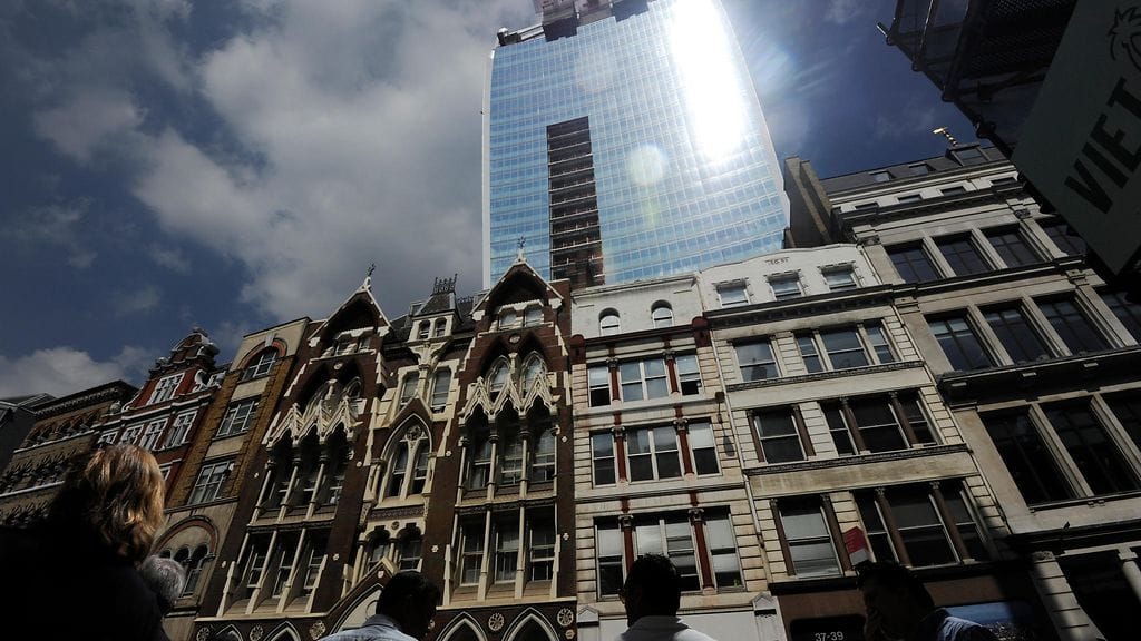 Walkie Talkie tai liikanimeltään Walkie Scorchie