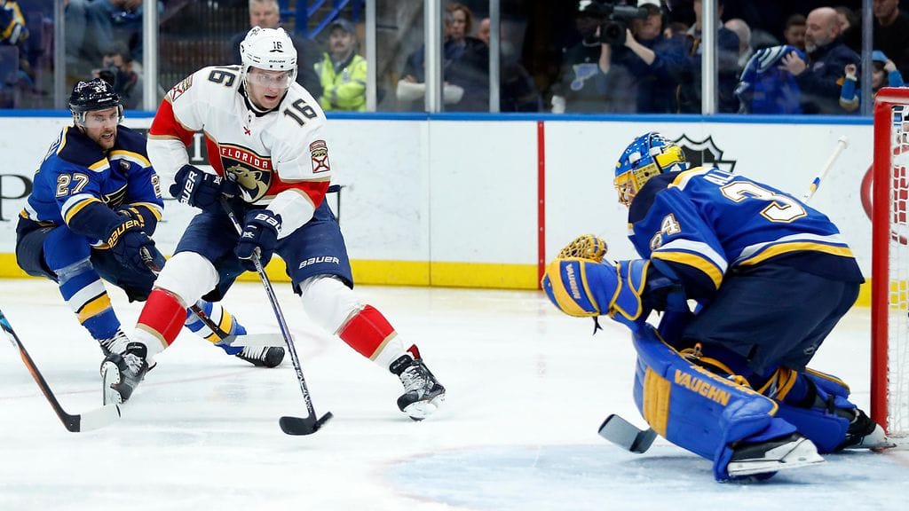 Aleksander Barkov oli ottelun ykköstähti St. Louisissa.
