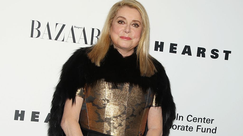 74-vuotias näyttelijälegenda Catherine Deneuve on yksi niistä, jotka sanovat #MeToo-kampanjan muuttuneen eräänlaiseksi noitavainoksi miehiä kohtaan.