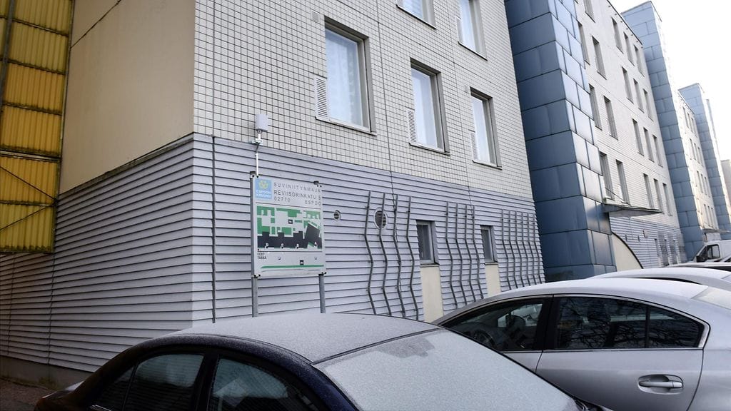 Reviisorinkatu 5 Espoossa 10. tammikuuta 2018. Talossa sijaitsevasta asunnosta löytyi eilen iltapäivällä kuollut mies, jonka poliisi epäilee joutuneen henkirikoksen uhriksi.