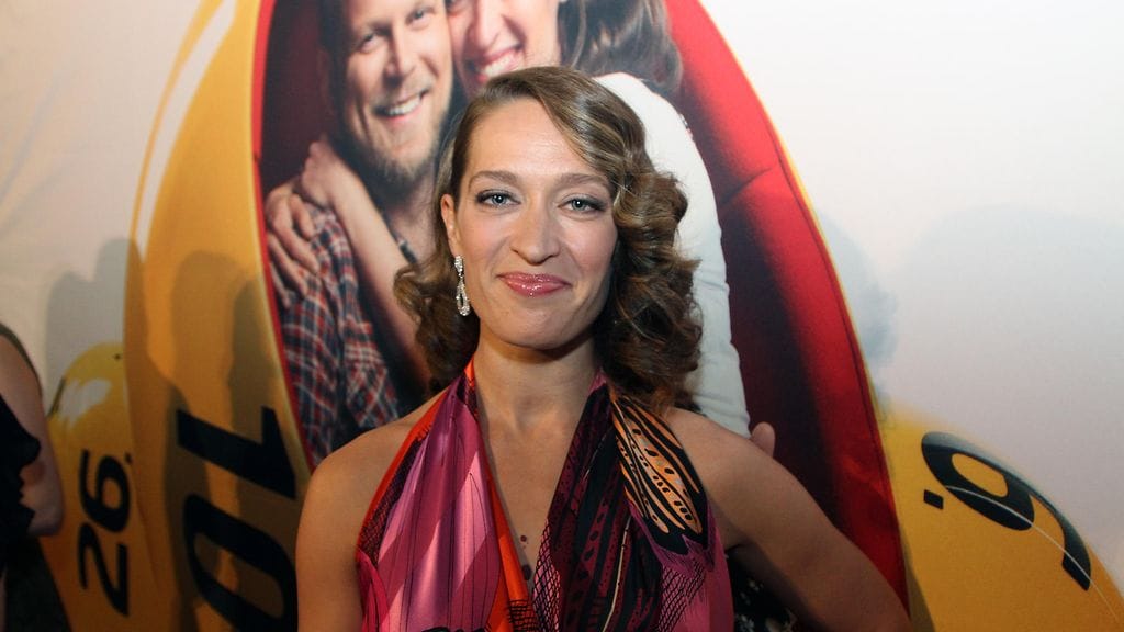 Elsa Saisio näyttelee pääroolin Kaikki oikein -elokuvassa.