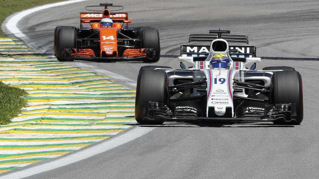 Fernando Alonso ja Felipe Massa viime kauden Brasilian GP:ssä.