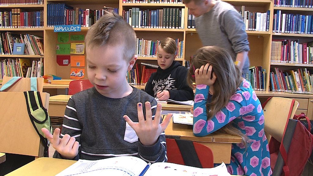 Eskolan koulussa on nyt yksitoista oppilasta.