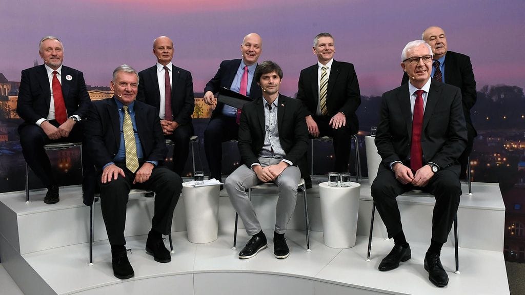 Presidenttiehdokkaat valmistuivat televisioväittelyyn Prahassa 2. tammikuuta 2018.
