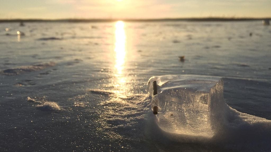 Vedellä on monta olomuotoa. Yksi niistä on superioninen jää, joka on lähes yhtä kuumaa kuin Aurinko.