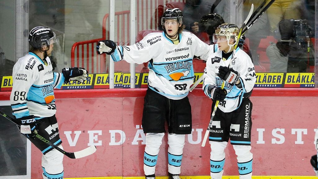 Pelicans nappasi voiton Sportista.