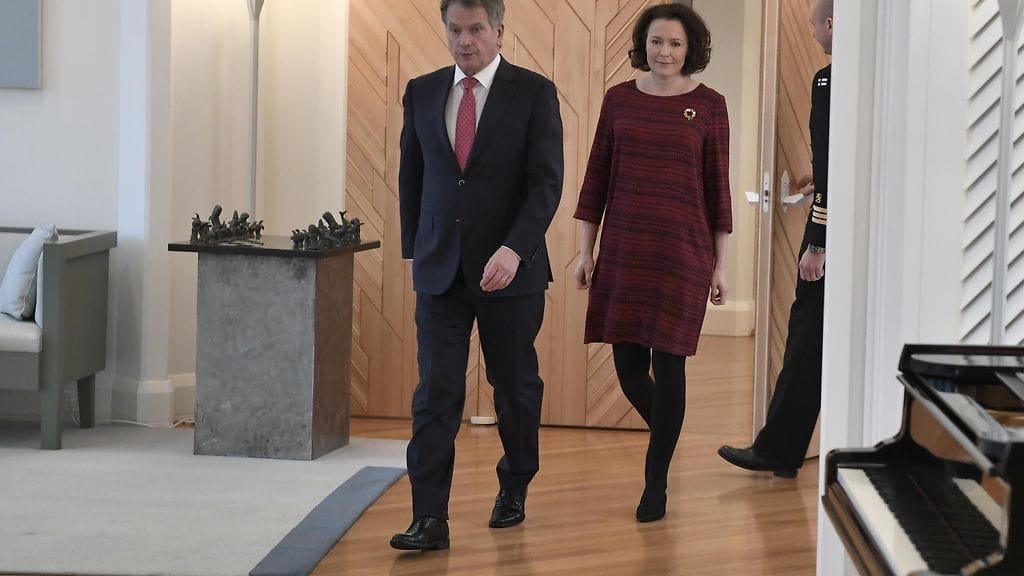 Tasavallan presidentti Sauli Niinistö ja puoliso rouva Jenni Haukio vastaanottavat perinteiset joulutervehdykset Mäntyniemessä 19. joulukuuta.