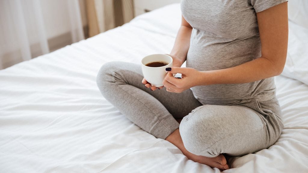 Romper-sivuston mukaan äidit ovat jo vuosia kuiskailleet "kahvihöyrytyksestä". Kuvituskuva.