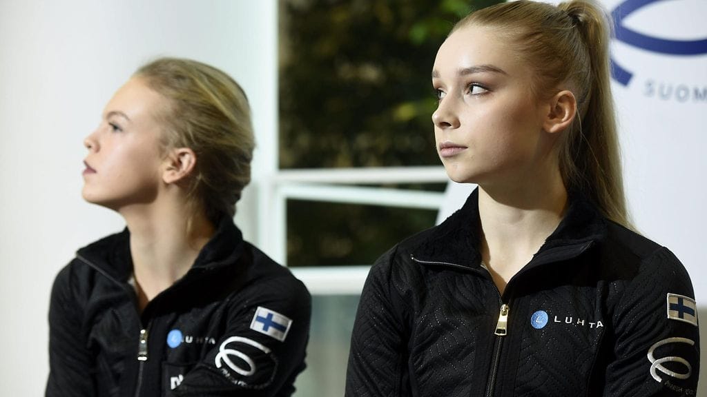 Emmi Peltonen (vas.) ja Viveca Lindfors ratkaisevat Moskovan EM-kisoissa Suomen ainoan olympiapaikan kohtalon.