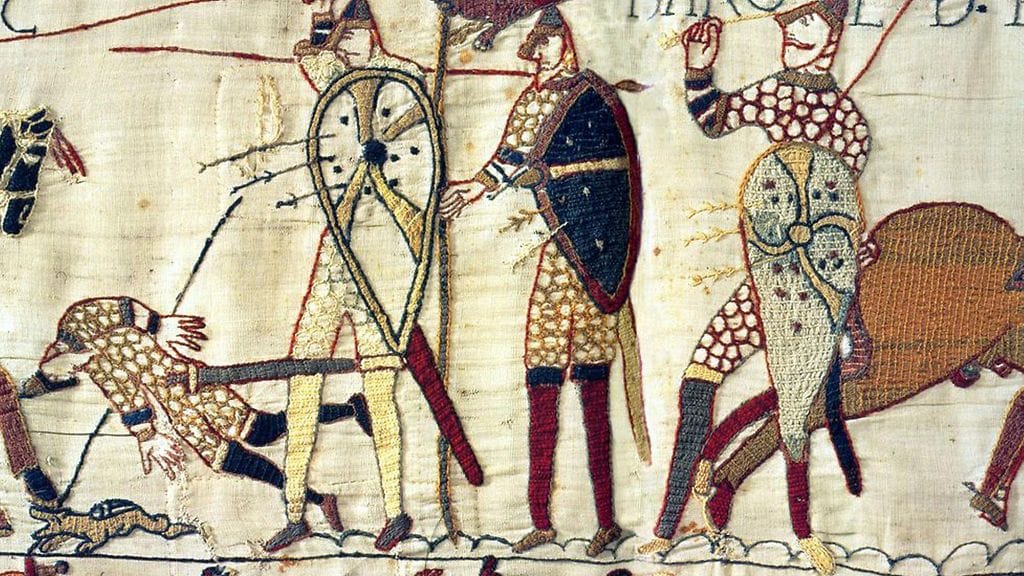 Kirjottu seinävaate on valmistettu 1000-luvulla, ja sillä on kuninkaallisesti mittaa: pituutta 73 metriä, korkeutta puoli metriä.