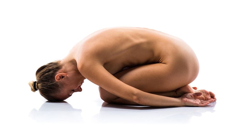 Ilman vaatteita liikkumisella on asiantuntijan mukaan yllättäviä hyötyjä.