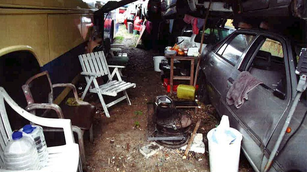 Marjanpoimijat majoitettiin linja-autoleiriin.