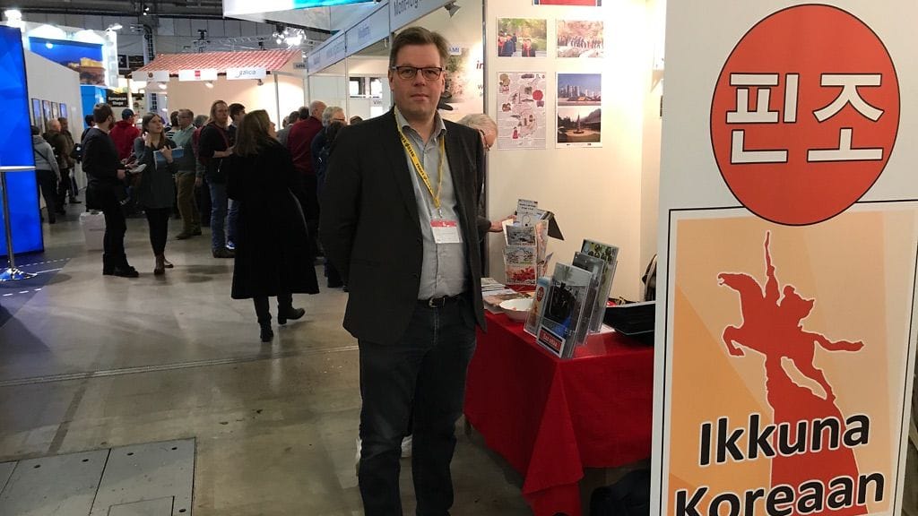 Pohjois-Korea kiinnostaa nyt niitä, jotka ovat nähneet melkein kaiken. Kuvassa Suomi-Korea -seuran sihteeri Juha Kieksi.