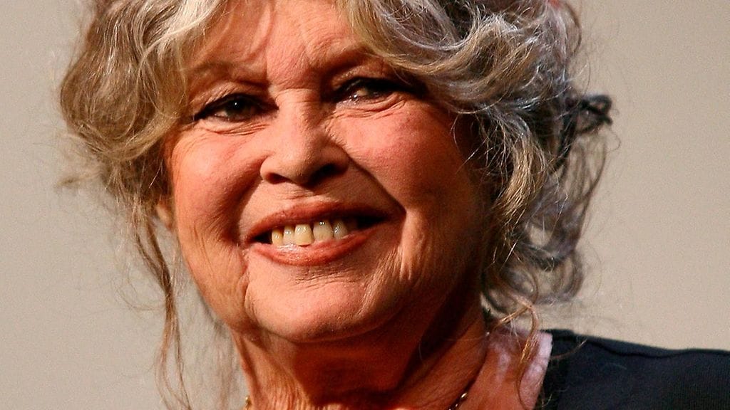 Brigitte Bardot kritisoi naisnäyttelijöitä, jotka syyttävät miehiä seksuaalisesta häirinnästä.