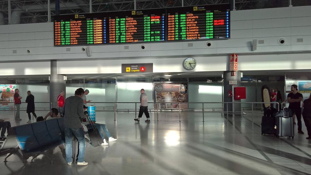 Gran Canarian lentokenttä oli eilen pitkään suljettuna hiekkamyrskyn vuoksi.