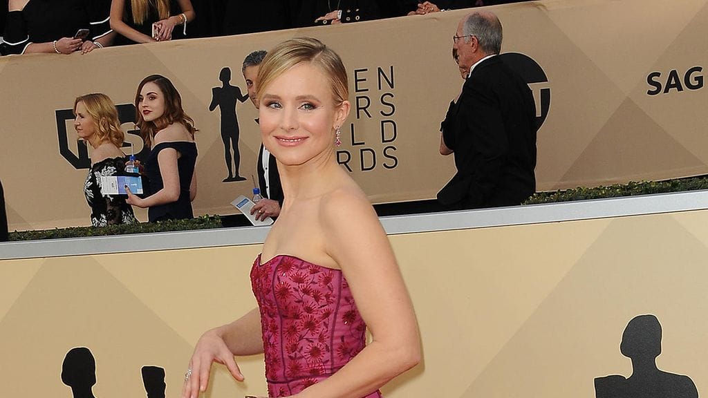 Kristen Bell pitää sormensa turvassa.