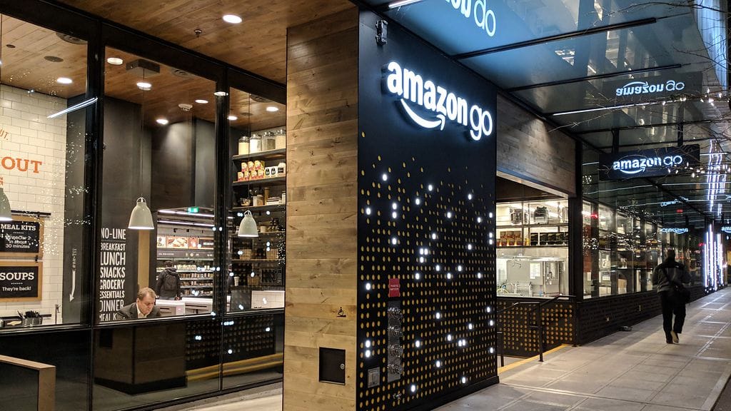 Ensimmäinen Amazon Go -liike avattiin Seattleen. Kaupassa ei ole ollenkaan kassoja.