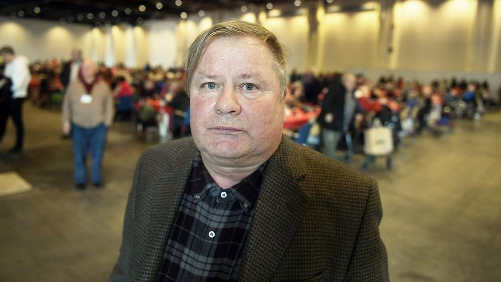 Heikki Hursti joulukuussa 2017 vähävaraisten ja yksinäisten joulujuhlassa Helsingin Messukeskuksessa.