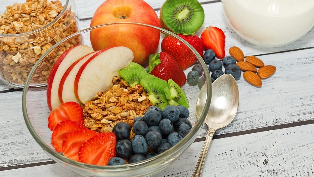 aamiainen hedelmät