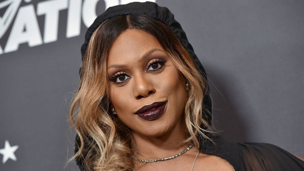 Laverne Cox poseeraa Etelä-Afrikan Cosmopolitanin helmikuun numerossa.
